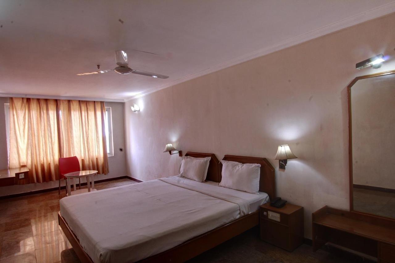 Spot On 33415 Hotel Oriental Towers Thanjavur Bagian luar foto